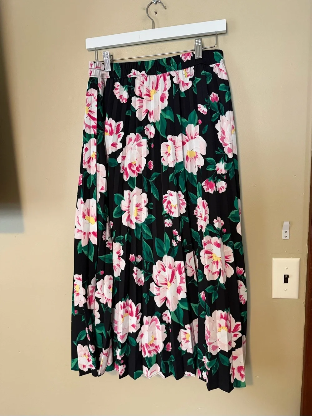 On 34th Pleated Floral Midi Skirt